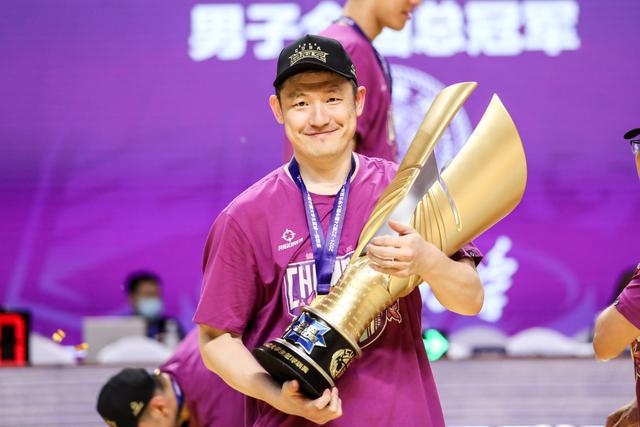 江西队连续获胜，稳步前进赢得关注